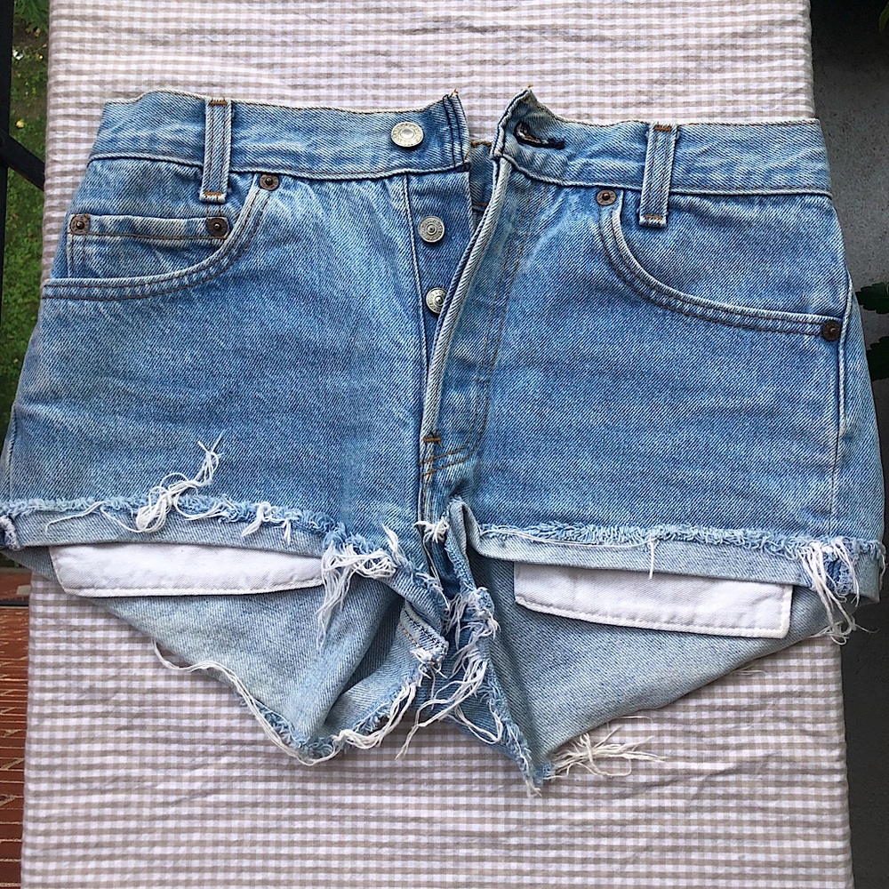Vintage Levi’s jean shorts